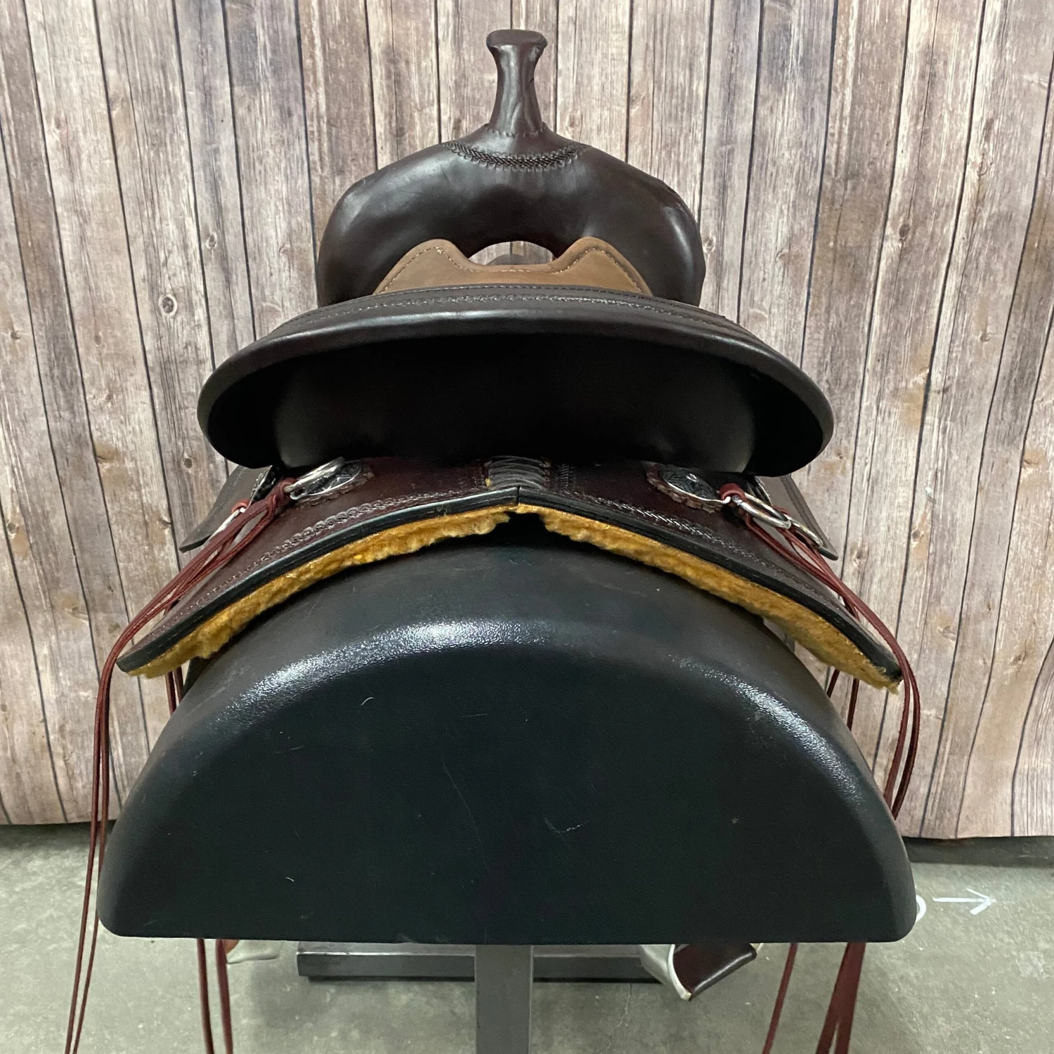 Circle Y 16 Inch Cold Springs Trail Saddle 4 Circle Y 16 Inch Cold Springs Trail Saddle - Image 4