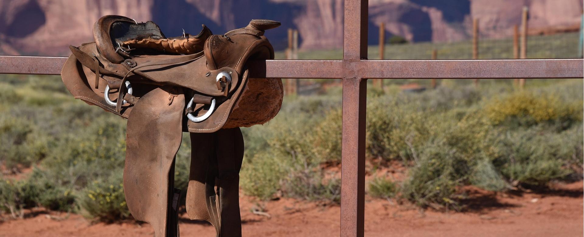 Western Jeans Store -Western Jeans Store cowboy saddle 2345137 1920